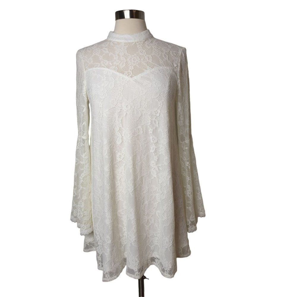 Women's White Lace Dress M Flare Sleeves Party Evening Dress Medium NWT